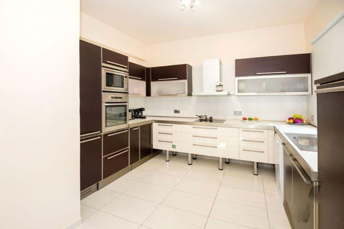 Image No.15-4 Bed Property for sale