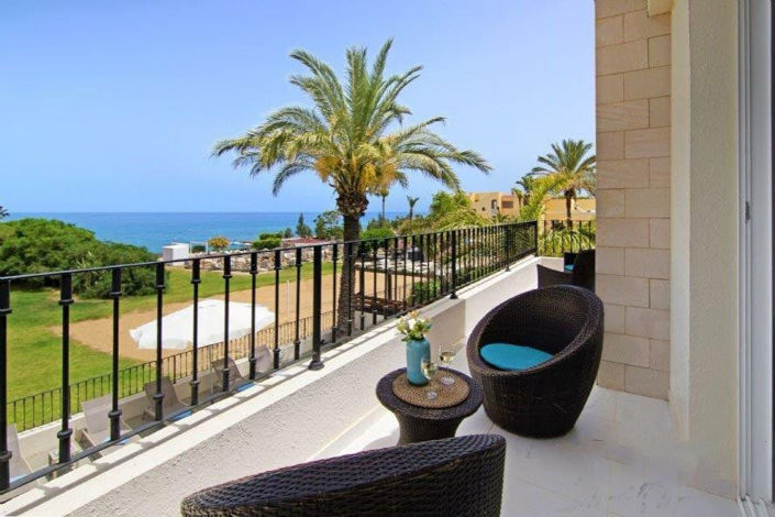 Image No.4-4 Bed Property for sale