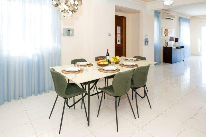 Image No.9-4 Bed Property for sale