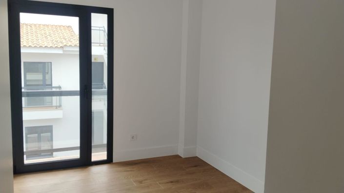 Image No.20-2 Bed Apartment for sale