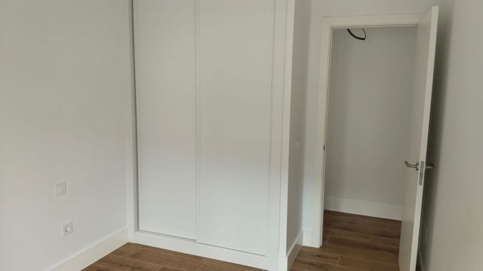 Image No.23-3 Bed Property for sale
