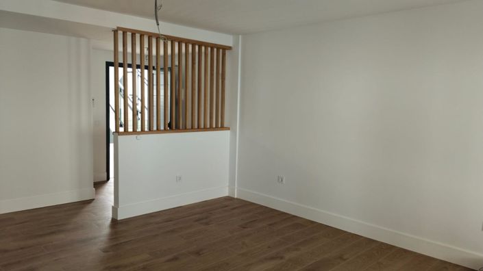 Image No.8-2 Bed Property for sale