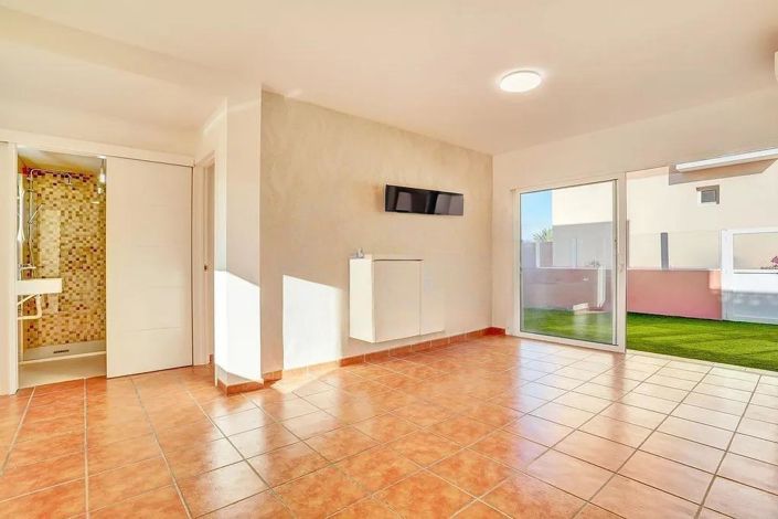 Image No.19-2 Bed Property for sale