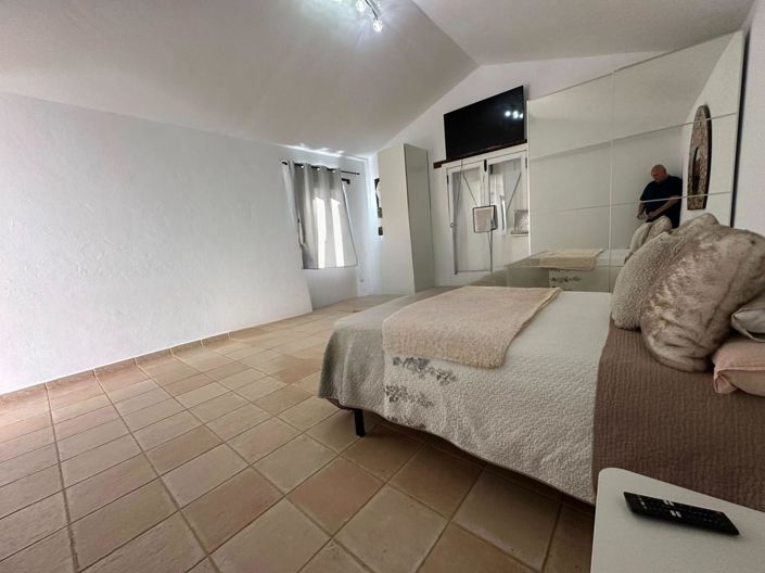 Image No.25-3 Bed Villa for sale