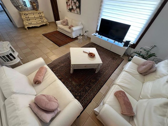 Image No.7-3 Bed Villa for sale