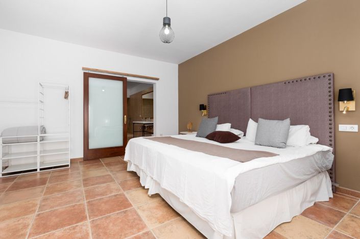 Image No.12-5 Bed Villa for sale