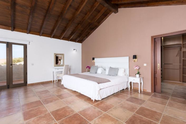 Image No.34-5 Bed Villa for sale