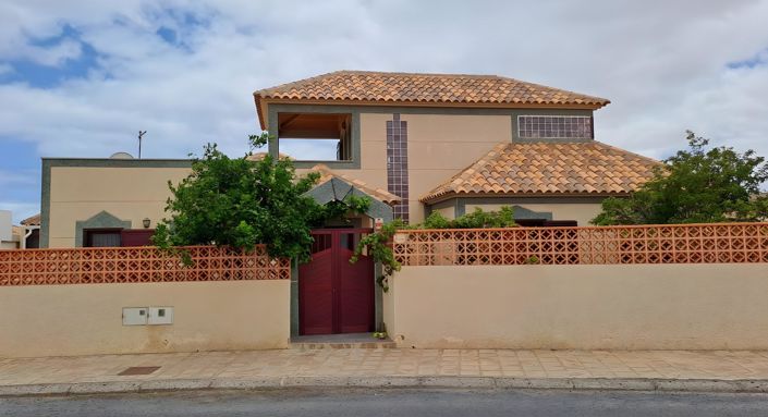 Image No.4-Villa de 4 chambres à vendre à Puerto Del Rosario