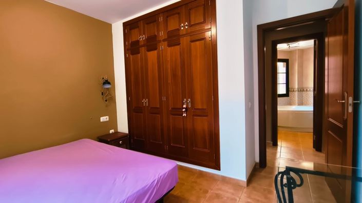 Image No.17-2 Bed Property for sale
