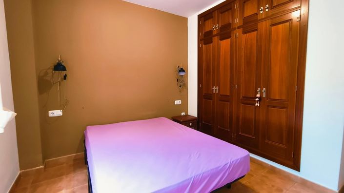 Image No.18-2 Bed Property for sale