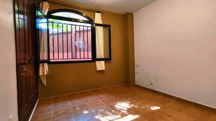 Image No.19-2 Bed Property for sale