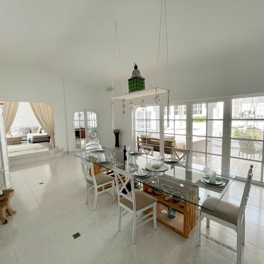 Image No.13-8 Bed Villa for sale