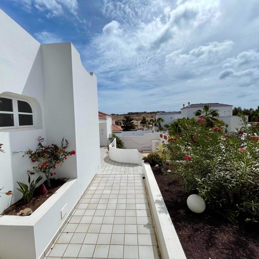 Image No.10-8 Bed Villa for sale