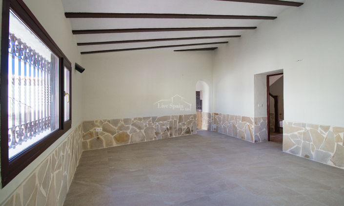 Image No.26-6 Bed Country Property for sale