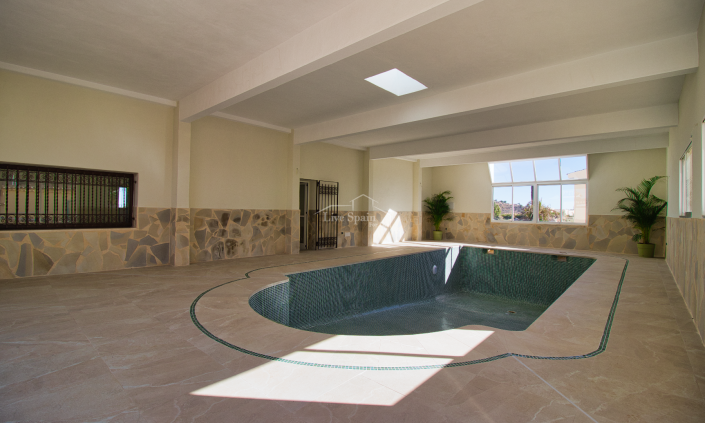 Image No.31-6 Bed Country Property for sale