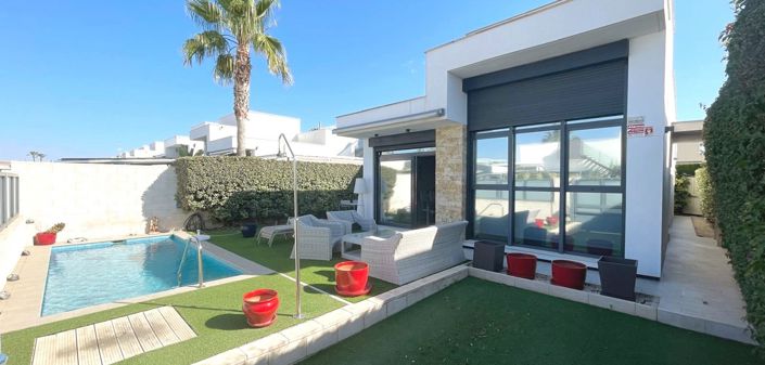 Image No.1-3 Bed Villa for sale