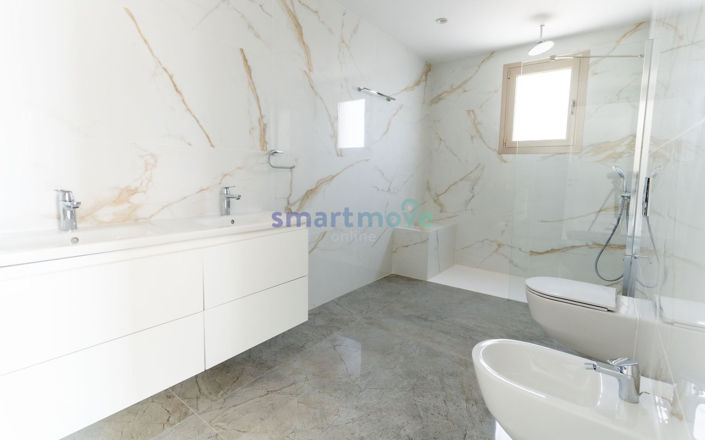 Image No.12-7 Bed Villa for sale