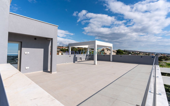 Image No.15-7 Bed Villa for sale