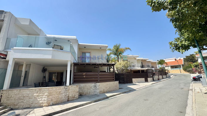 Image No.14-2 Bed Townhouse for sale