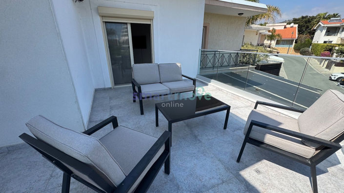 Image No.15-2 Bed Townhouse for sale