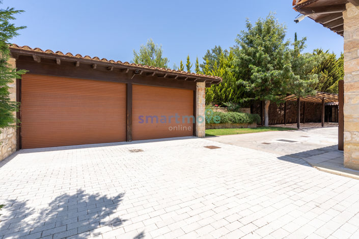 Image No.14-8 Bed Villa for sale