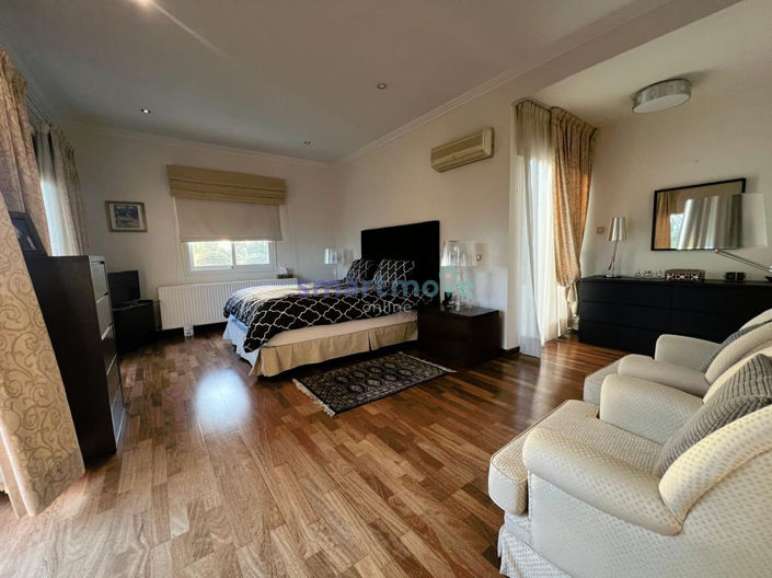 Image No.20-5 Bed Villa for sale