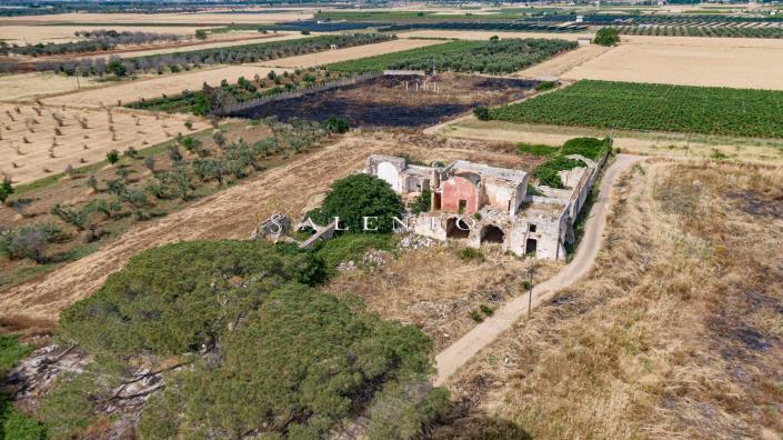 Image No.5-7 Bed Farmhouse for sale