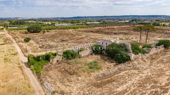 Image No.10-7 Bed Farmhouse for sale