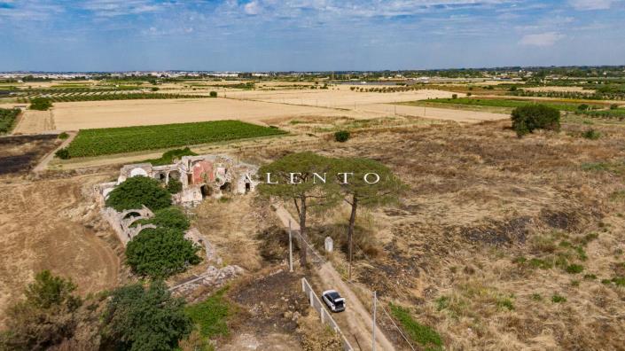 Image No.11-7 Bed Farmhouse for sale