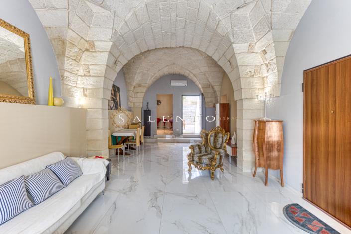 Image No.5-2 Bed House for sale