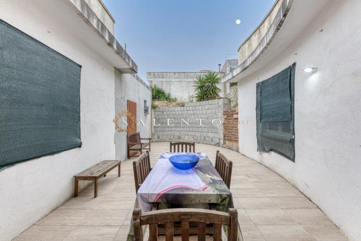 Image No.13-2 Bed House for sale