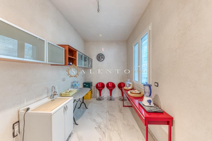 Image No.10-2 Bed House for sale