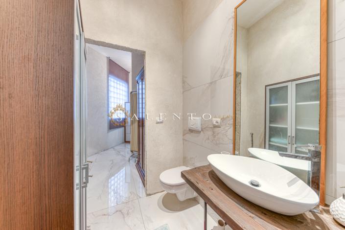 Image No.19-2 Bed House for sale