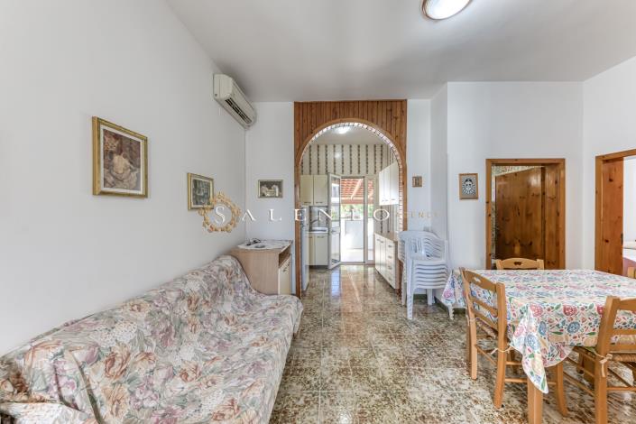 Image No.4-2 Bed House for sale