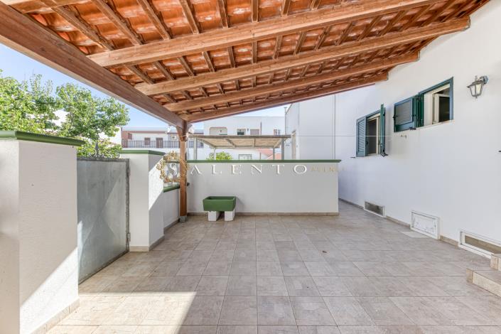 Image No.14-2 Bed House for sale