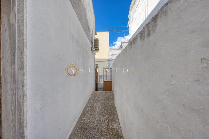 Image No.3-3 Bed House for sale