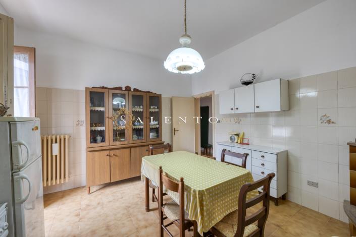 Image No.10-3 Bed House for sale