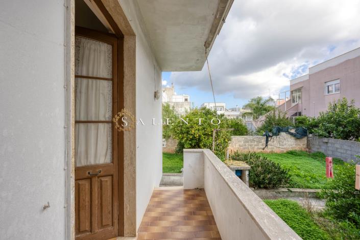 Image No.11-3 Bed House for sale