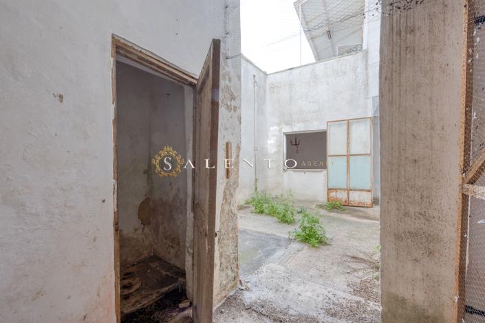 Image No.24-4 Bed House for sale