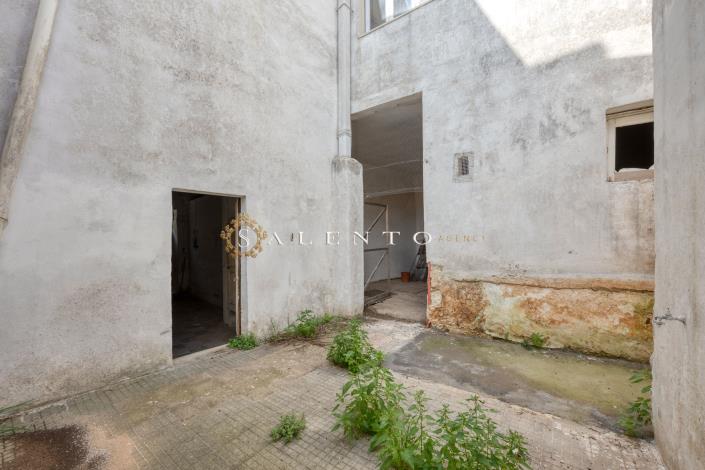 Image No.17-4 Bed House for sale