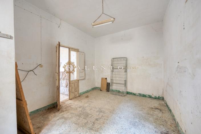 Image No.23-4 Bed House for sale