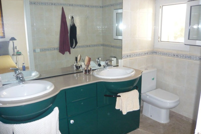 Image No.42-5 Bed Villa for sale