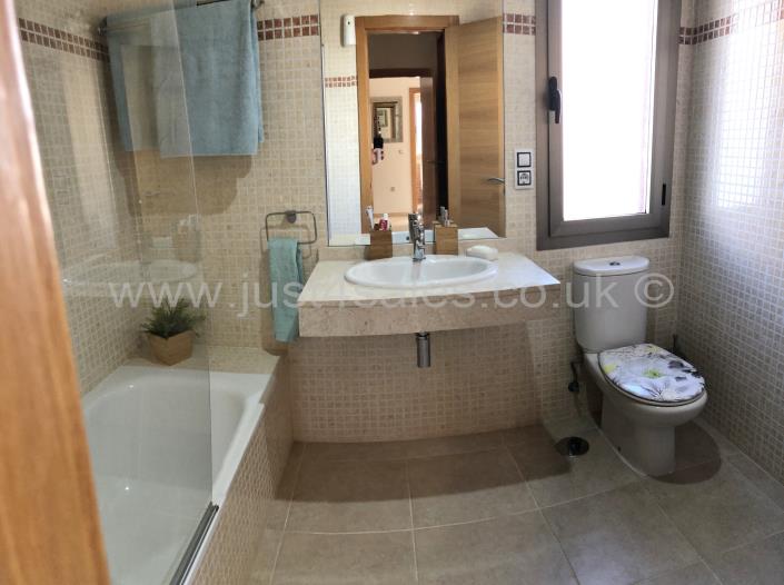 Image No.14-3 Bed Villa for sale