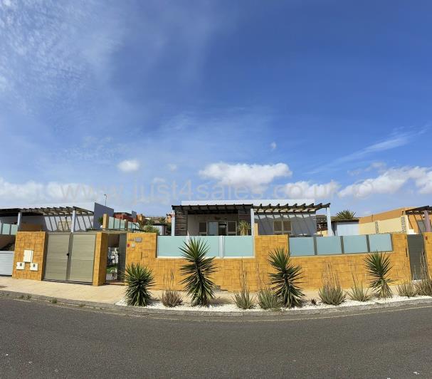 Image No.3-3 Bed Villa for sale