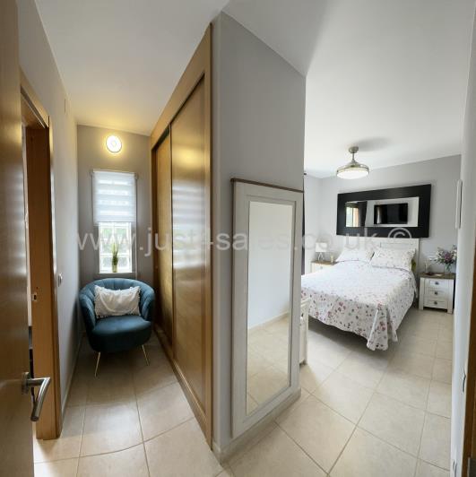 Image No.18-3 Bed Villa for sale