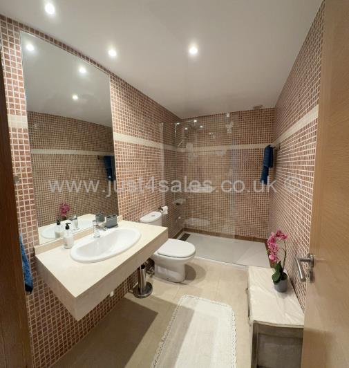 Image No.22-3 Bed Villa for sale