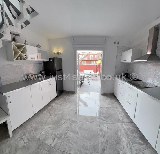 Image No.2-Duplex de 1 chambre à vendre à Costa De Antigua