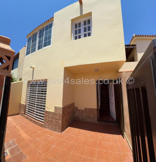 Image No.1-3 Bed Townhouse for sale