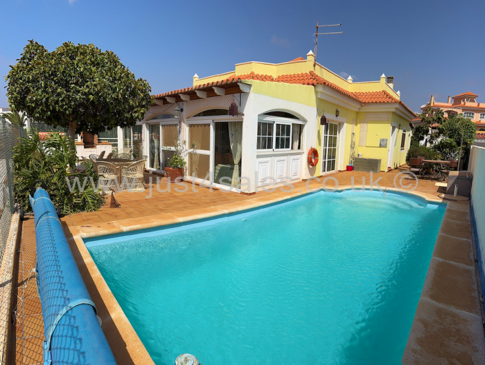 Image No.1-Villa de 4 chambres à vendre à Caleta De Fuste