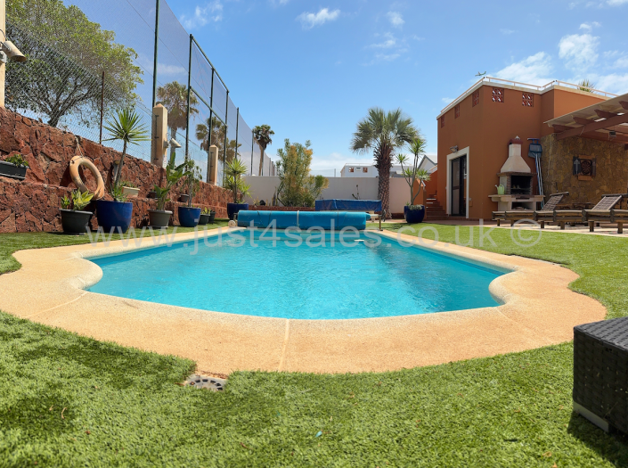 Image No.10-4 Bed Villa for sale